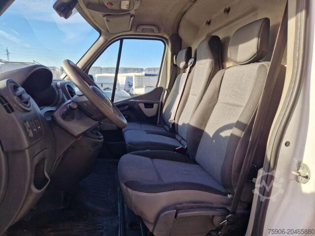 Transporter mit Koffer Renault Master 170