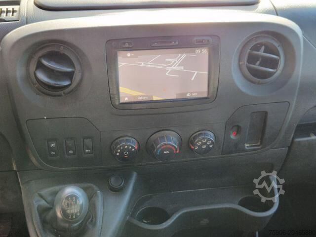 Transporter mit Koffer Renault Master 170