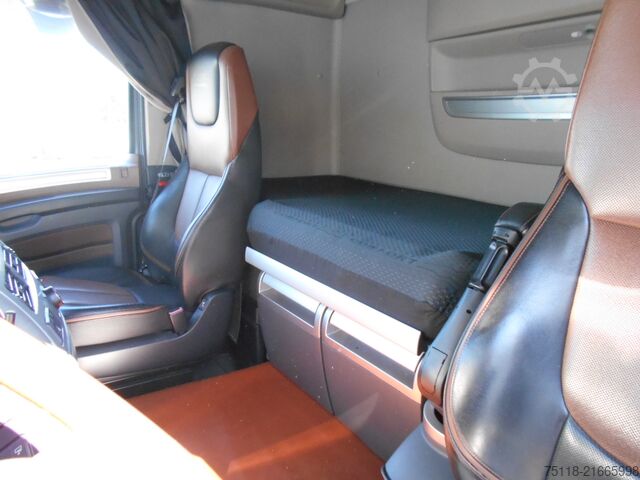 Volumen SZM DAF XF 530 SSC - LOW DECK