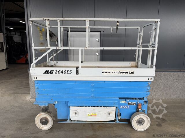JLG 2646ES scissor lift, scissor work platform, year 2006 / 970 hours, 10m working height JLG 2646ES schaarlift schaar hoogwerker 2006 / 970uur 10mtr werkhoogte