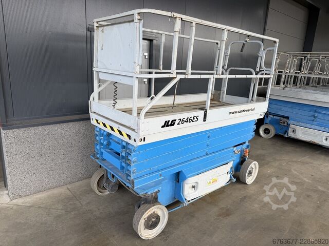 JLG 2646ES scissor lift, scissor work platform, year 2006 / 970 hours, 10m working height JLG 2646ES schaarlift schaar hoogwerker 2006 / 970uur 10mtr werkhoogte