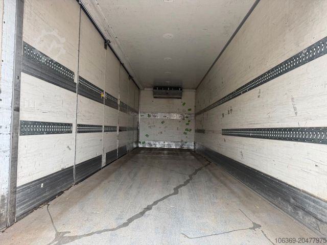 Kühlkoffer-LKW VOLVO FM330 6x2*4 Carrier Supra 1050 Nordic