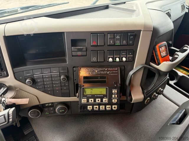 Kühlkoffer-LKW VOLVO FM330 6x2*4 Carrier Supra 1050 Nordic