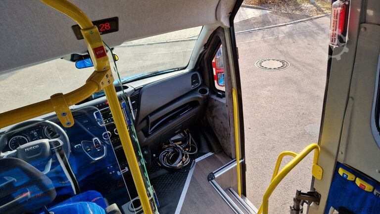 Stadtbus IVECO Daily Heckniederflur Elektro City Sprinter alt.