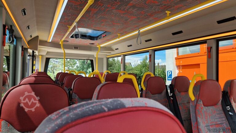 Stadtbus MERCEDES-BENZ Heckniederflur Sprinter 517 / 4 er Bestuhlung