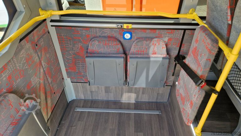 Stadtbus MERCEDES-BENZ Heckniederflur Sprinter 517 / 4 er Bestuhlung