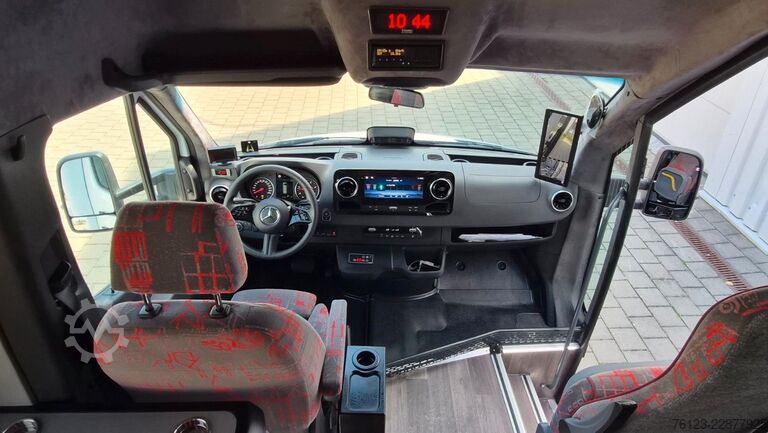 Stadtbus MERCEDES-BENZ Heckniederflur Sprinter 517 / 4 er Bestuhlung