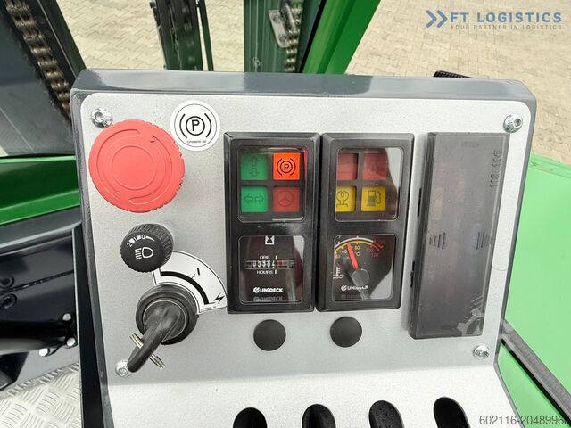 Vierwege-Gabelstapler Combilift CB3000 / TRIPLEX 4900MM / FREE LIFT