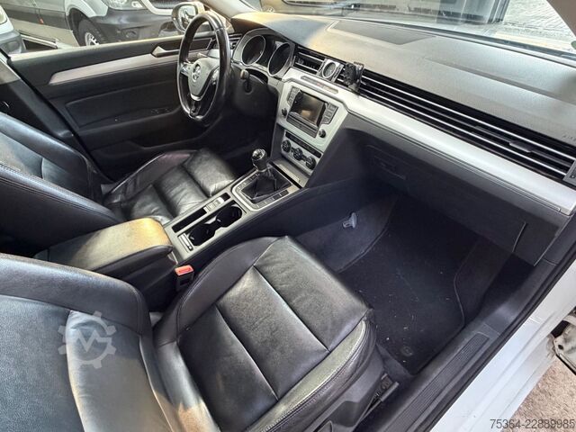 Kleinbus VW Passat Variant 1.6 TDI 88 KW Motorschaden.....