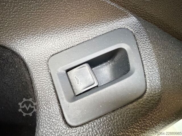 Kleinbus VW Passat Variant 1.6 TDI 88 KW Motorschaden.....