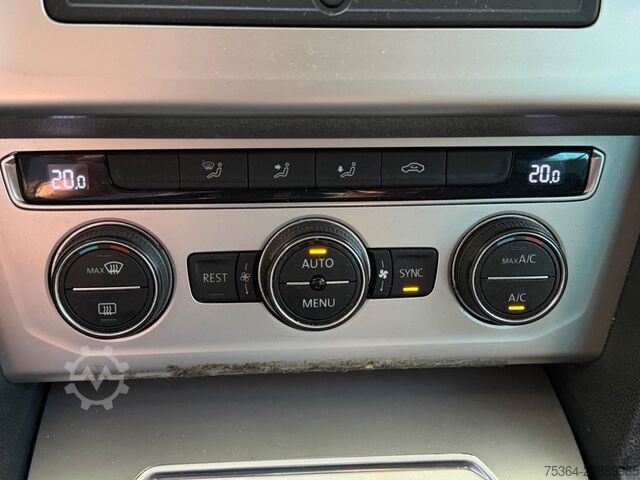 Kleinbus VW Passat Variant 1.6 TDI 88 KW Motorschaden.....