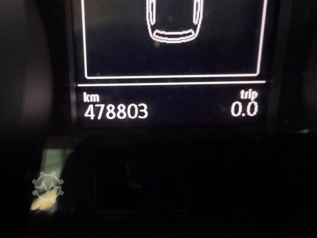 Kleinbus VW Passat Variant 1.6 TDI 88 KW Motorschaden.....