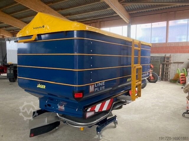 Fertilizer spreader Bögballe M45 plus