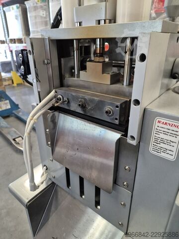 Fabric cutting machine Sheffield Cutting Equipment HC-810CE-220V + PF-33-220V