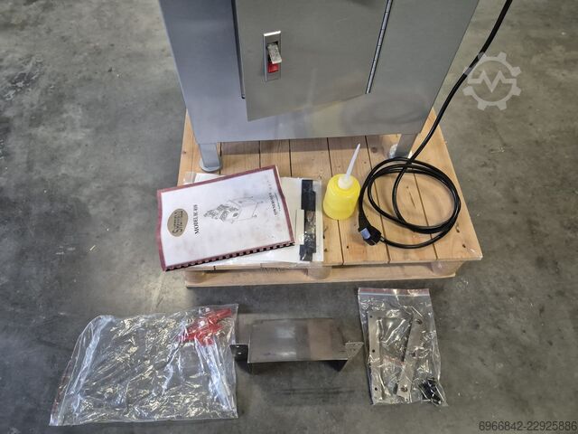 Fabric cutting machine Sheffield Cutting Equipment HC-810CE-220V + PF-33-220V