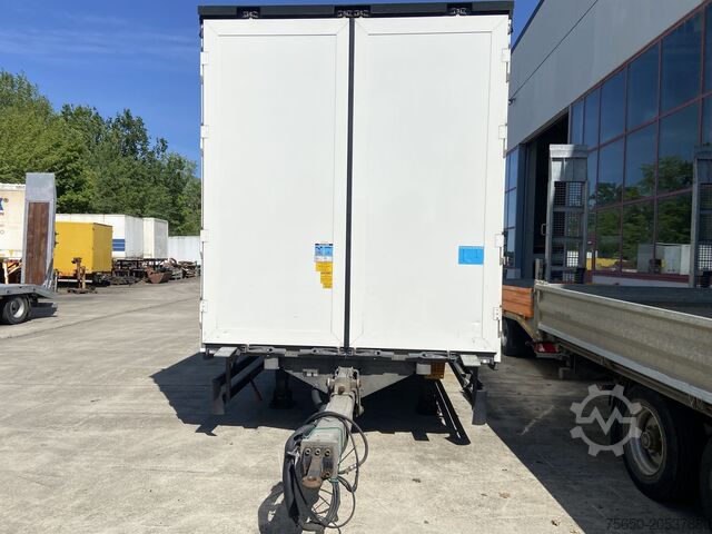 Anhänger mit Pritsche & Plane Möslein TPW 105 D Schwebheim  Tandem- Planenanhänger Durchladbar