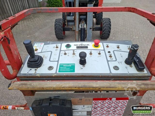 Gelenkteleskoparbeitsbühne Skyjack SJ51 AJ