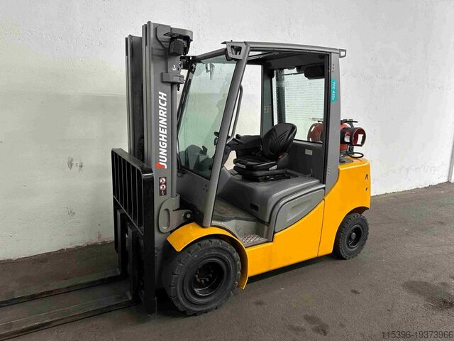 Treibgasstapler Jungheinrich TFG 435s - TRIPLEX 4,7 m