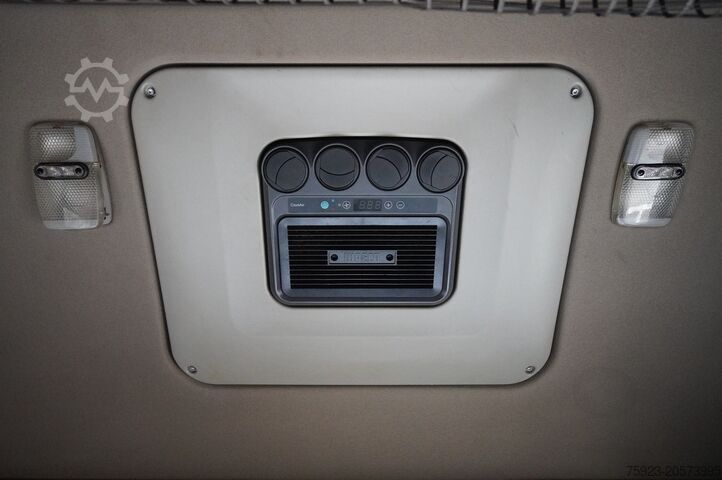 Refrigerated/frozen transport Scania R 580 V8 6X2 FRIGO RETARDER IN COMBI WITH BURG ...