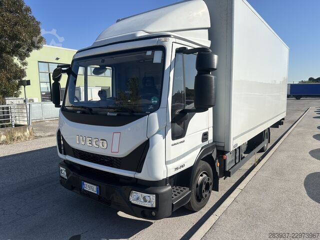 Transporter mit Koffer iveco ML 75E21 P EURO6