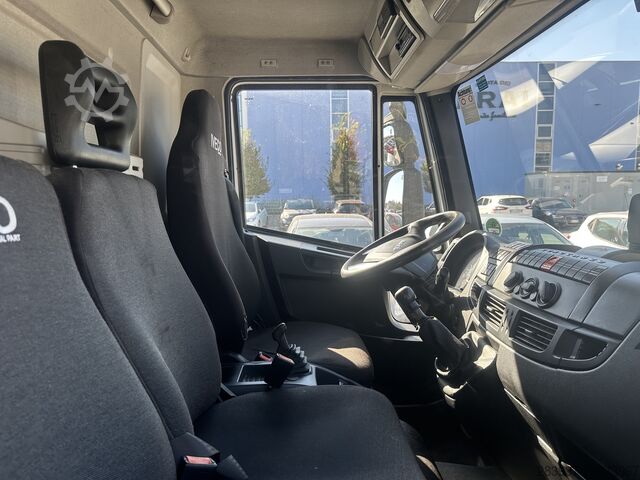 Transporter mit Koffer iveco ML 75E21 P EURO6