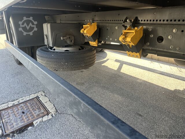 Transporter mit Koffer iveco ML 75E21 P EURO6