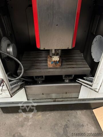 Universal machining center HERMLE C 600 U