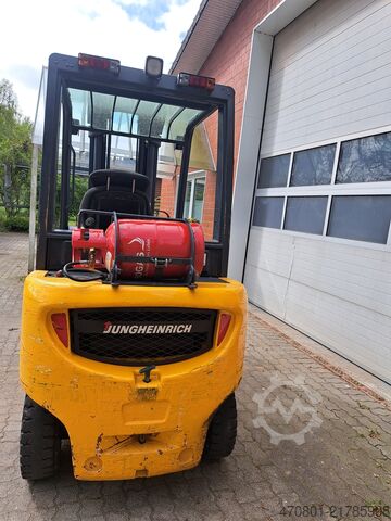 Forklift Jungheinrich Treibgasstabler TFG 430