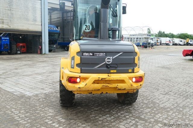 Wheel loader VOLVO L30G, 4+1 Schaufel, Palettengabel, Hydr. S.W.S.