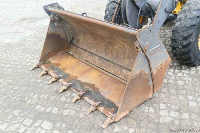 Wheel loader VOLVO L30G, 4+1 Schaufel, Palettengabel, Hydr. S.W.S.