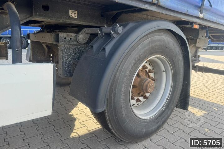 Krone SD / Steering axle / Lift axle / Mounted forklift / Drum brakes Krone SD / Steering axle / Lift axle / Mounted forkli...