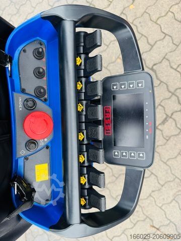 Special purpose truck VOLVO FH 500 8x4 Kran F710 RA2.27 Jib & Winde Sofort