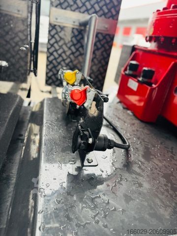 Special purpose truck VOLVO FH 500 8x4 Kran F710 RA2.27 Jib & Winde Sofort