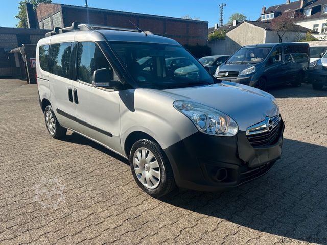 Kleinbus OPEL Combo 70kw * 5-Sitze * Klima * 107016 km * PDC