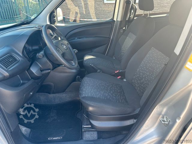 Kleinbus OPEL Combo 70kw * 5-Sitze * Klima * 107016 km * PDC