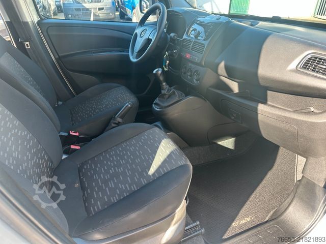 Kleinbus OPEL Combo 70kw * 5-Sitze * Klima * 107016 km * PDC