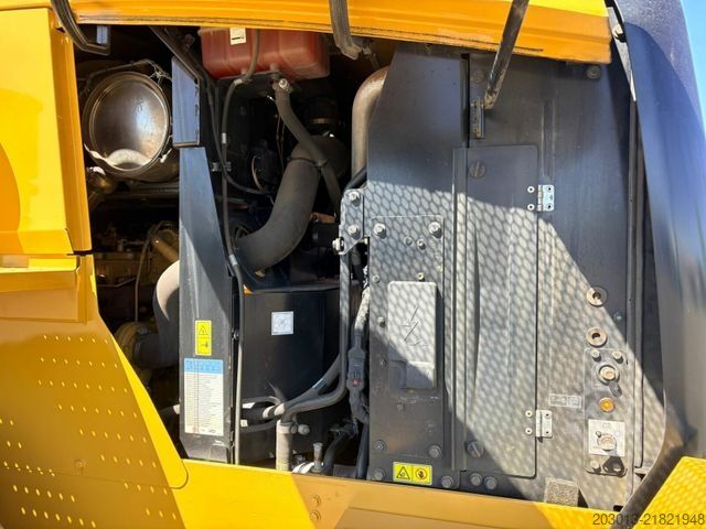 Wheel loader CATERPILLAR 930M Radlader mit Schaufel 2.090 BTH