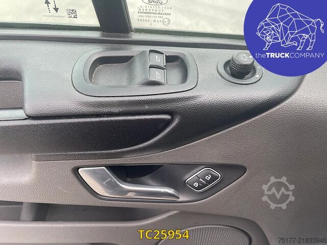Passenger transportation Ford Transit CUSTOM 2.0 TDCI - 9 SEATS - AUTOMATIC -...
