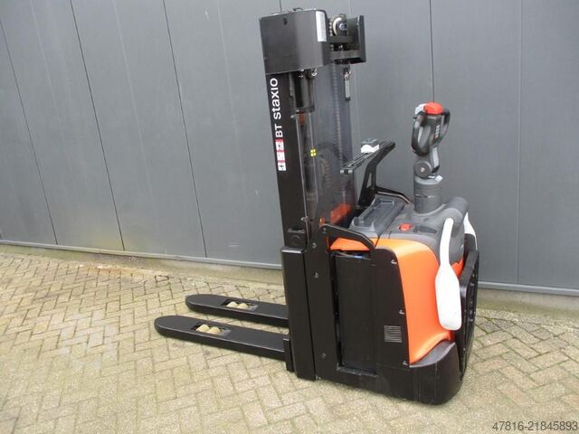 High lifting pallet truck TOYOTA SPE140L