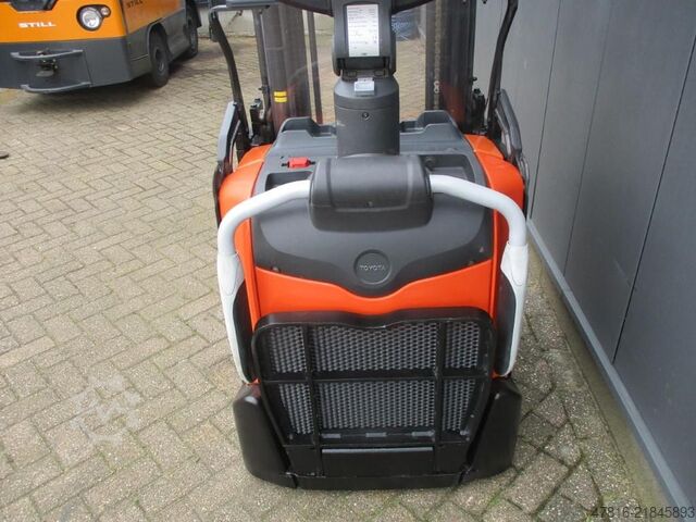 High lifting pallet truck TOYOTA SPE140L