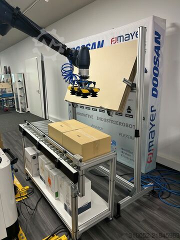 Cobot Palettiersystem FJ Mayer HYDRA cobot palletizer Vorführmaschine