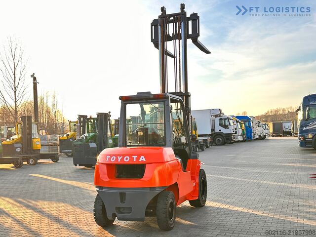 Forklift Toyota 42-4FD40 / DIESEL / 4500KG / DUPLEX / FO