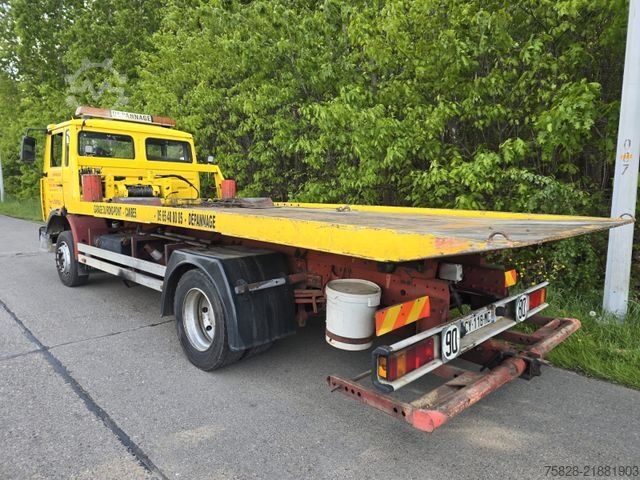 Wrecker RENAULT M200 Abschleppwagen