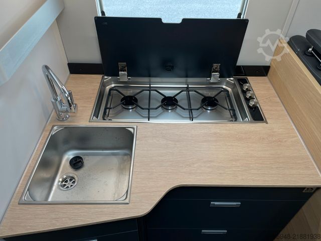 Semi-integrated camper ADRIA Matrix 60Y 670 SL JUBILEE *Sondermodell*
