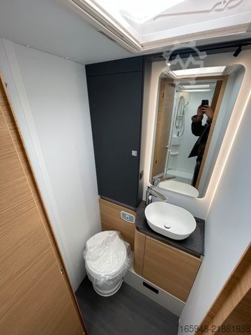 Semi-integrated camper ADRIA Matrix 60Y 670 SL JUBILEE *Sondermodell*