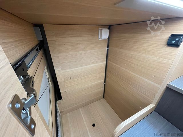 Semi-integrated camper ADRIA Matrix 60Y 670 SL JUBILEE *Sondermodell*