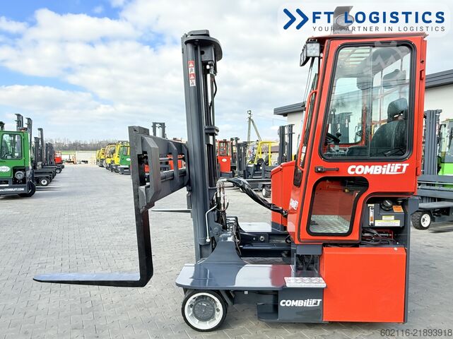 Vierwegestapler Combilift C3000ET TRIPLEX 5940 WIDE FORK POSITIONE