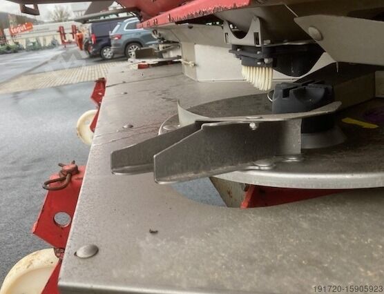 Fertilizer spreader Rauch Axera H EMC