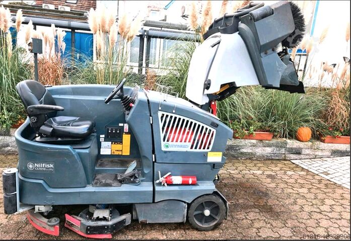 Scheuersaugmaschine Nilfisk CS7010