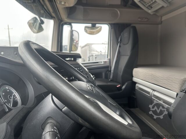 Standard road tractor DAF XF 480 SSC